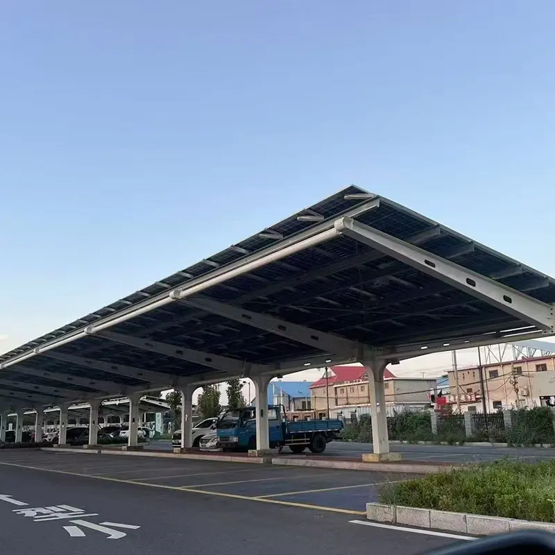 Fotovoltaïsche carport op zonne-energie